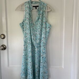 WHBM sleeveless dress w/keyhole neckline turquoise/white/gold pattern